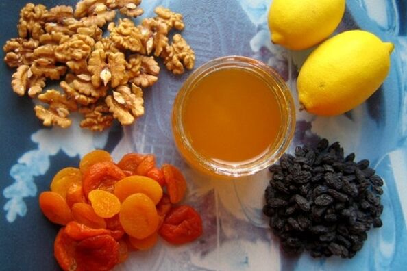O mel e os froitos secos son doces que aumentan a actividade sexual dun home